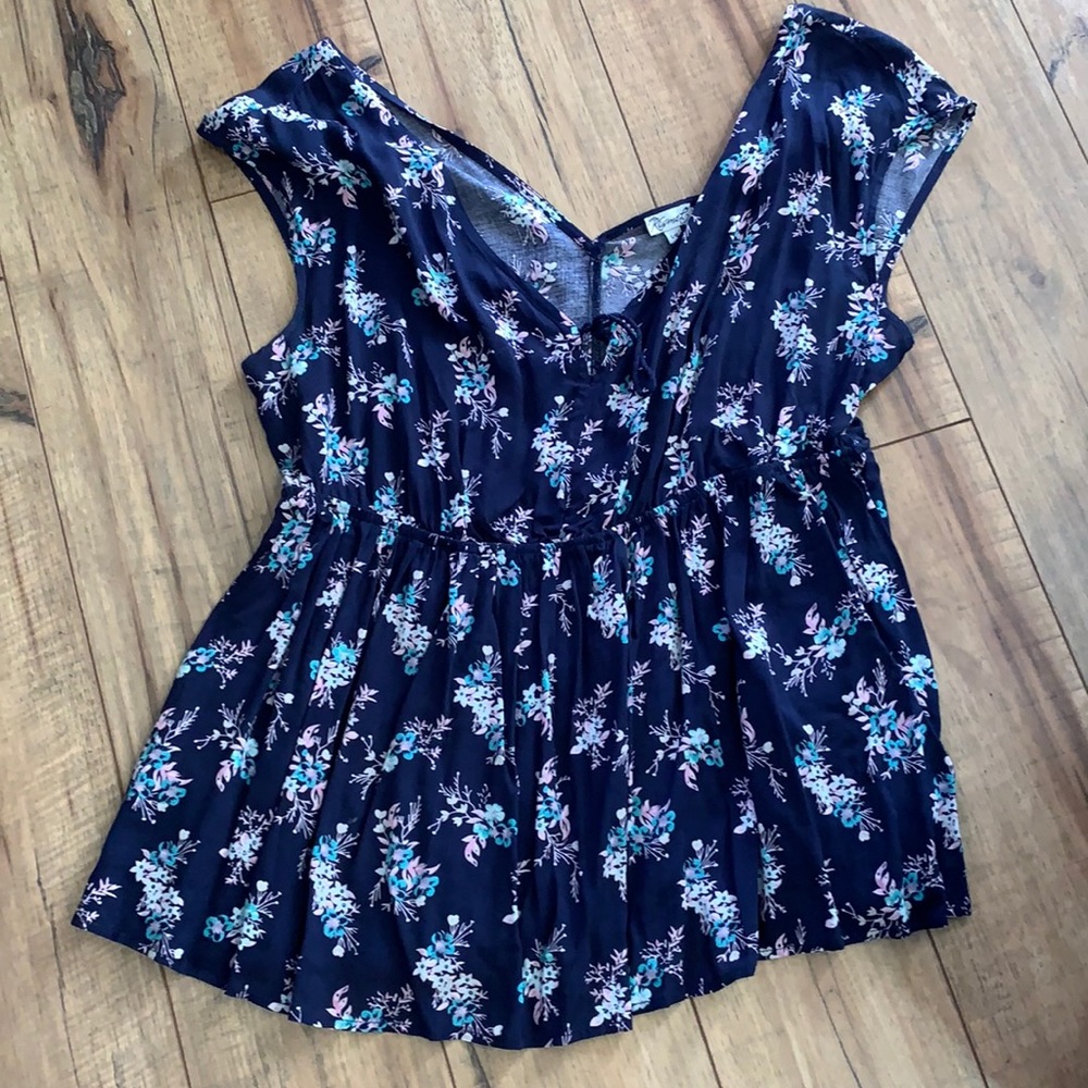 Kismet floral top - Picture 3 of 10